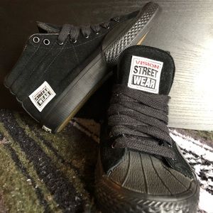 Vision Street Wear Sneakers.